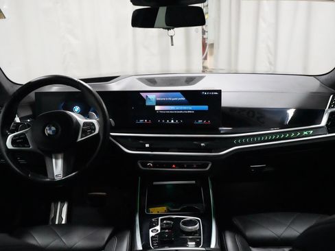 Used 2024 BMW X7 xDrive40i w/ Executive Package image 9