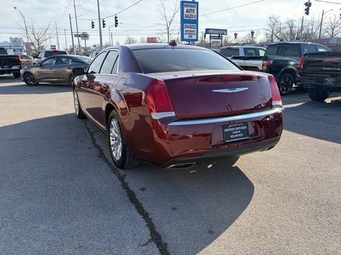 Used 2021 Chrysler 300 Touring L RWD image 5