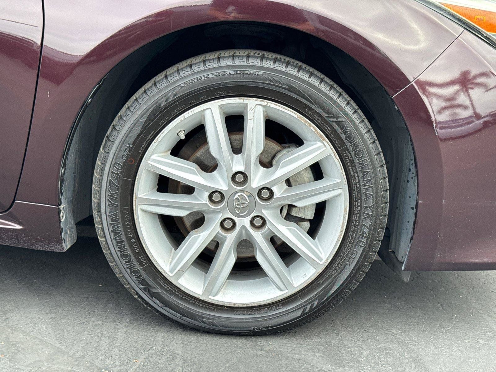Used 2015 Toyota Avalon XLE Premium w/ Preferred Accessory Package FWD image 6