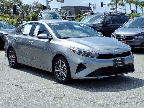 Certified 2024 Kia Forte LXS FWD image 3