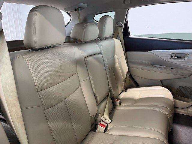 Used 2016 Nissan Murano Platinum w/ Platinum Technology Package FWD image 14