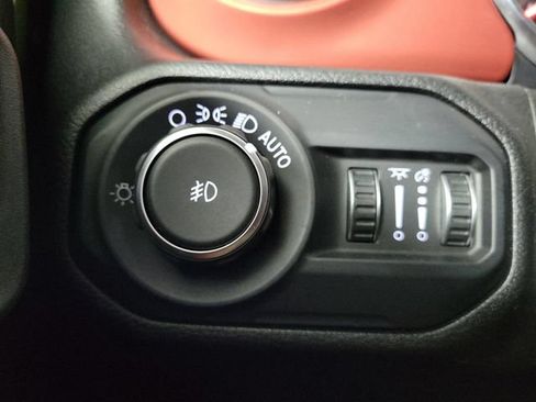 Used 2020 Jeep Wrangler Unlimited Rubicon AWD/4WD image 32