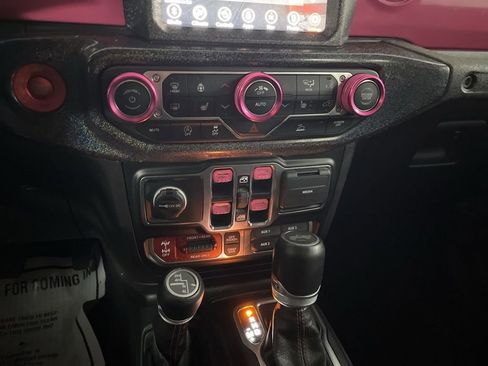 Used 2022 Jeep Wrangler Unlimited Rubicon w/ Cold Weather Group image 78