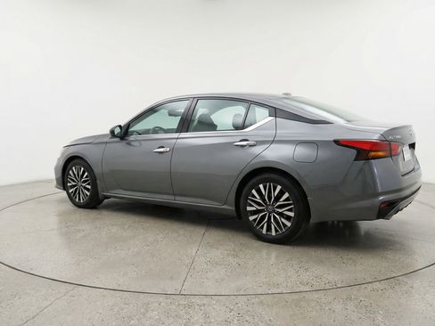 Used 2025 Nissan Altima 2.5 SV FWD image 6