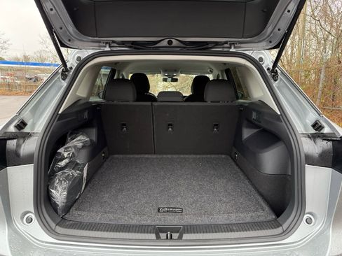 Certified 2025 Volkswagen Tiguan S image 13