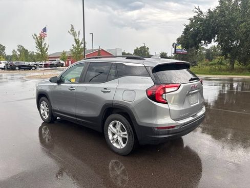 Used 2023 GMC Terrain SLE w/ Driver Convenience Package AWD/4WD image 3