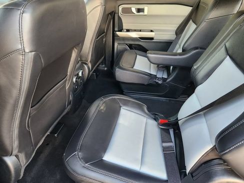 Used 2023 Ford Explorer XLT w/ Equipment Group 202A AWD/4WD image 31