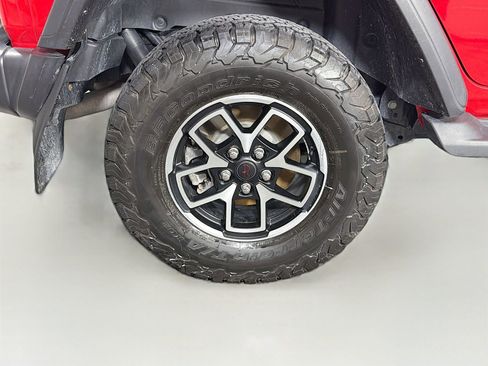 Used 2024 Jeep Wrangler Unlimited Rubicon w/ Safety Group AWD/4WD image 34