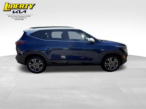 Used 2023 Kia Seltos S AWD/4WD image 8