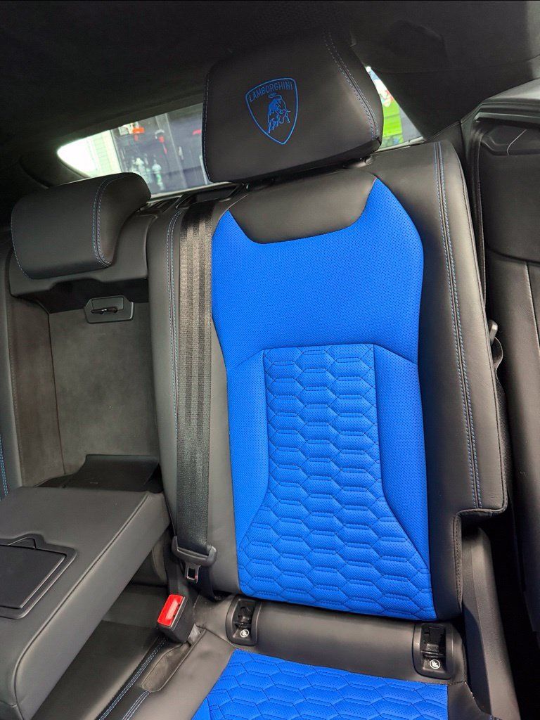 Used 2020 Lamborghini Urus AWD/4WD image 29