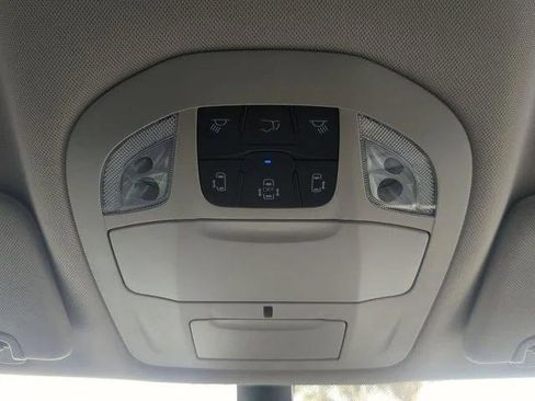 Certified 2023 Chrysler Pacifica Touring-L FWD image 25