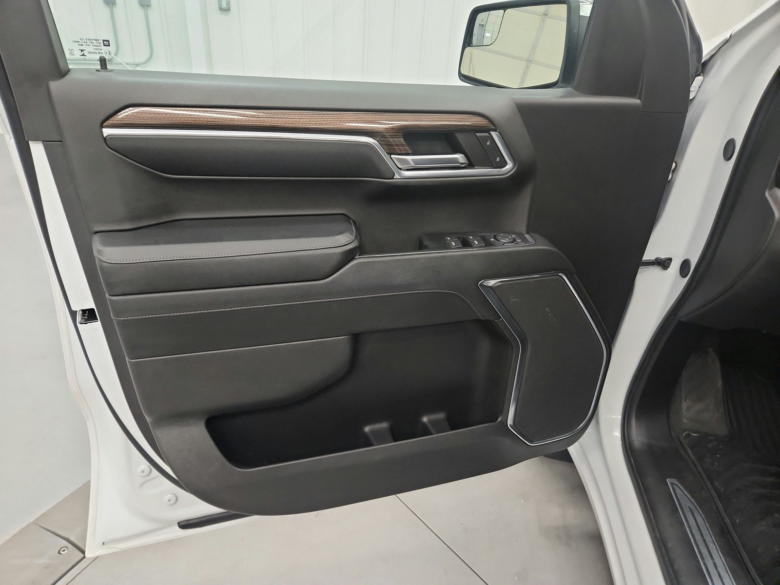 Used 2024 Chevrolet Silverado 1500 LT AWD/4WD image 22