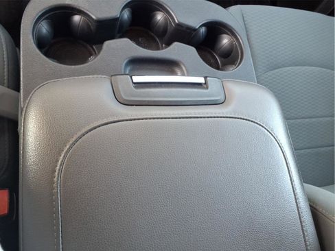 Used 2016 RAM 2500 Tradesman w/ Chrome Appearance Group image 30