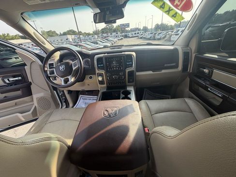 Used 2014 RAM 1500 Laramie w/ Convenience Group AWD/4WD image 18