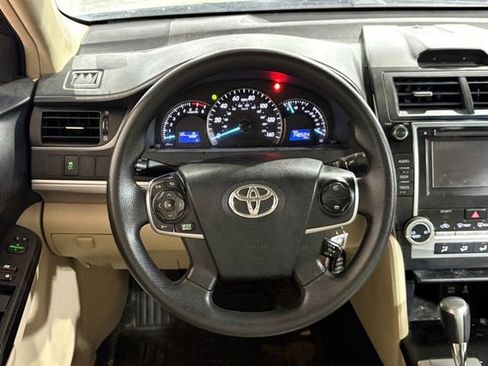 Used 2013 Toyota Camry LE FWD image 10