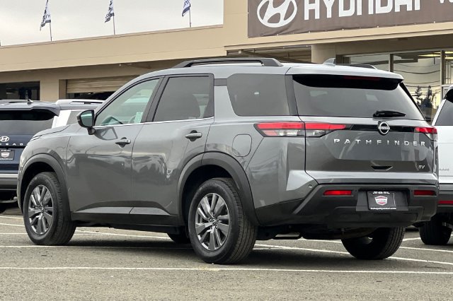 Used 2024 Nissan Pathfinder SV FWD image 8