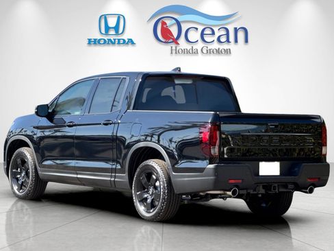 New 2026 Honda Ridgeline Black Edition image 3