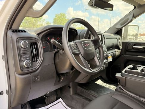 New 2025 GMC Sierra 2500 Pro w/ 1SA Pro Safety Plus Package AWD/4WD image 13