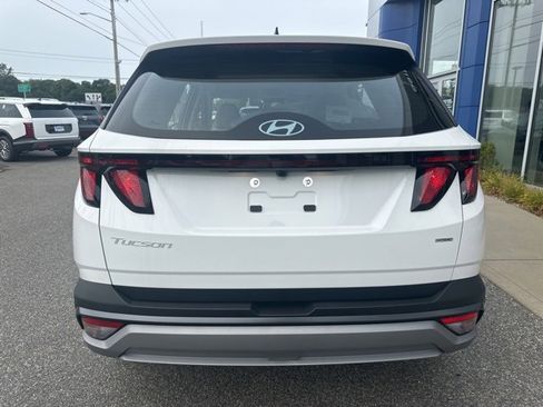 New 2025 Hyundai Tucson SE image 7