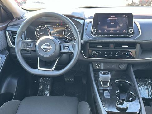 Used 2023 Nissan Rogue S image 10