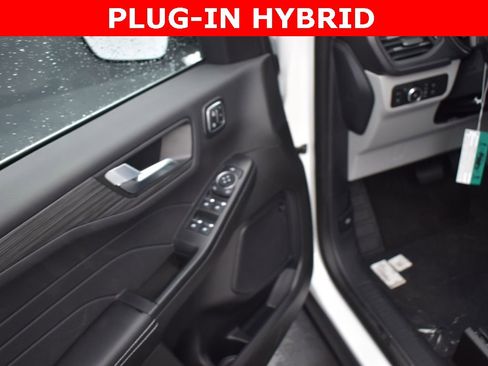 New 2025 Ford Escape SE w/ PHEV Premium Package image 9