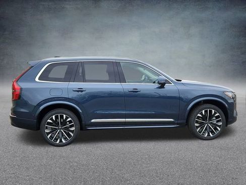 New 2025 Volvo XC90 B5 Plus w/ Protection Package Premier image 2