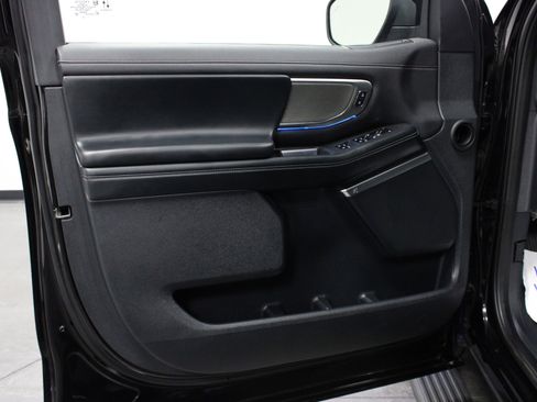 Used 2025 Ford Expedition Max Platinum AWD/4WD image 11