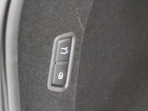 Used 2022 Maserati Levante GT image 9