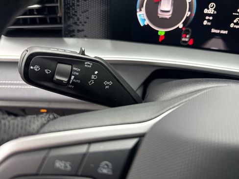 New 2026 Volkswagen Tiguan SE R-Line image 22