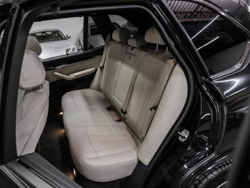 Used 2015 BMW X5 xDrive35d image 38