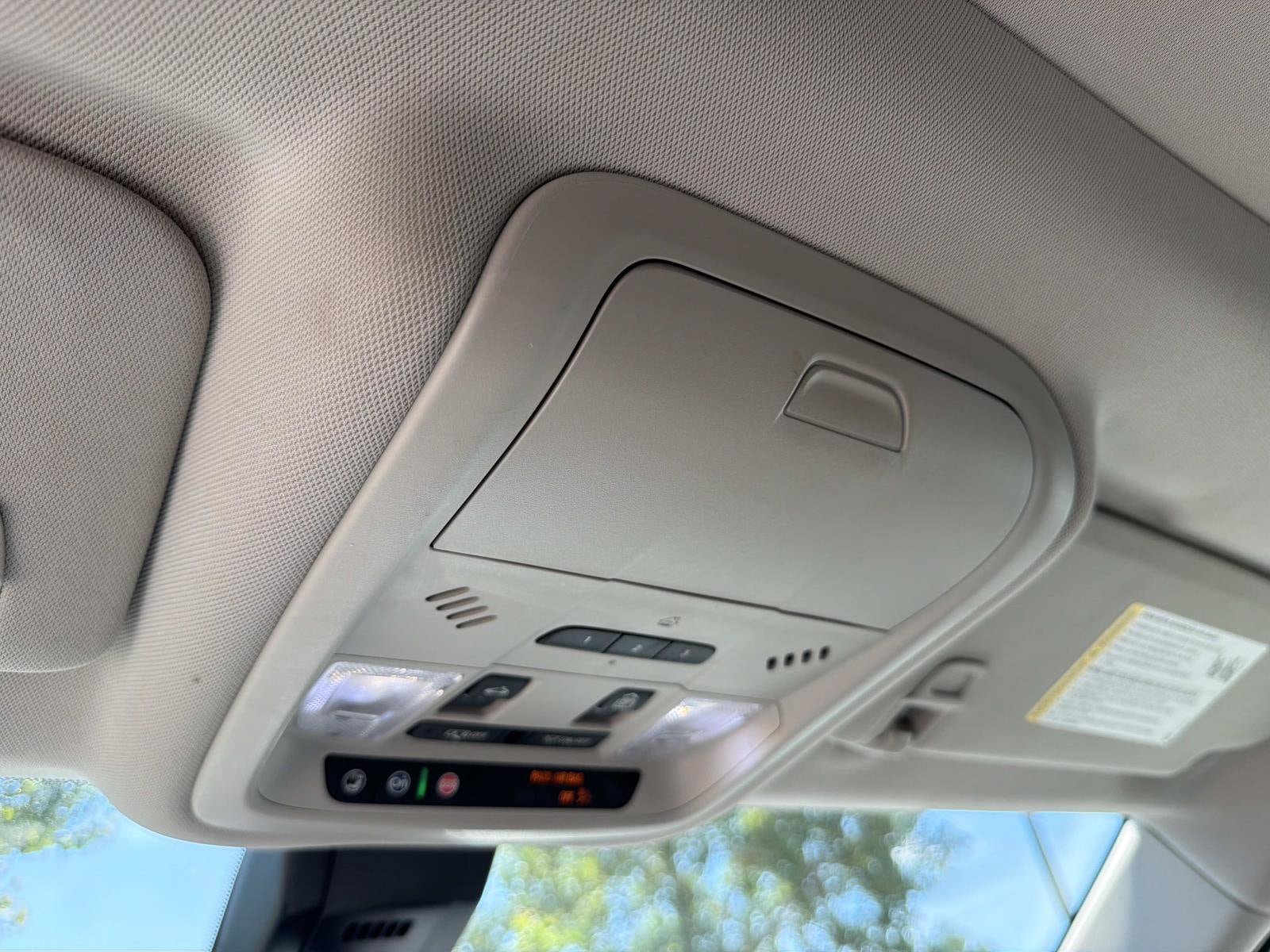 Used 2020 GMC Terrain Denali w/ Denali Premium Package FWD image 32