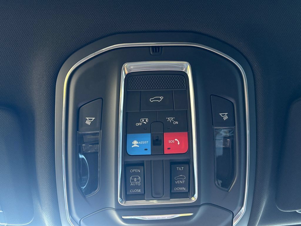 New 2026 Jeep Grand Cherokee Altitude AWD/4WD image 31