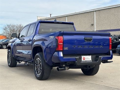 Certified 2025 Toyota Tacoma TRD Sport image 3
