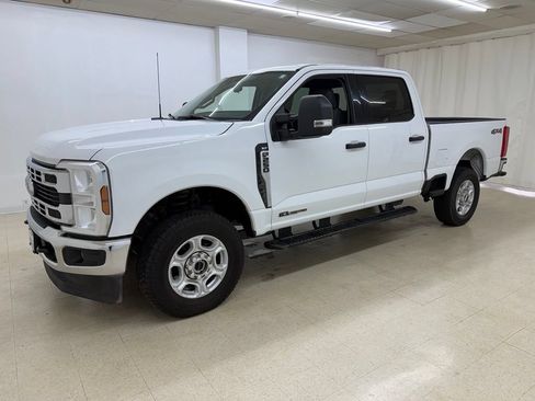 Used 2025 Ford F250 XLT AWD/4WD image 1