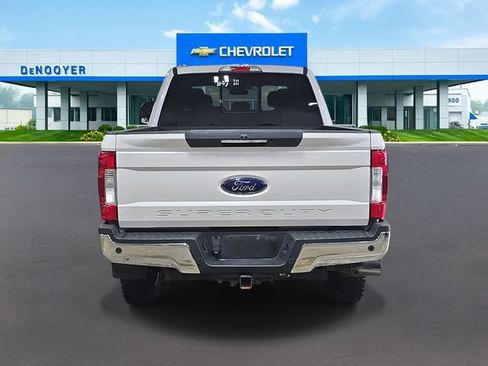 Used 2018 Ford F250 Lariat w/ Lariat Ultimate Package AWD/4WD image 10