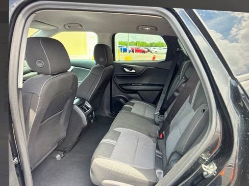 Used 2025 Chevrolet Blazer LT FWD image 10