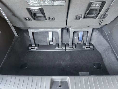 New 2026 Kia Carnival LXS image 29