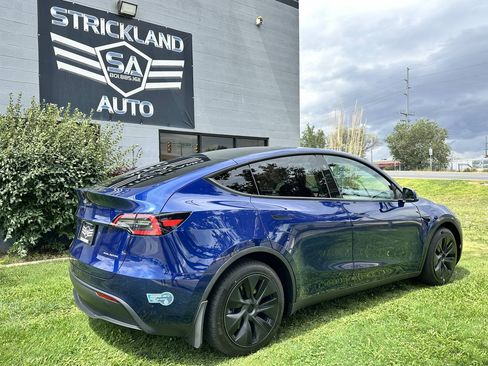 Used 2025 Tesla Model Y Long Range AWD/4WD image 7