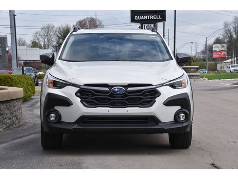 Used 2025 Subaru Crosstrek 2.0i Premium image 9