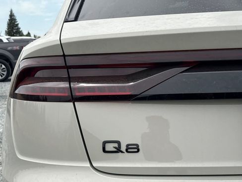 Used 2023 Audi Q8 Prestige w/ Prestige Package AWD/4WD image 13