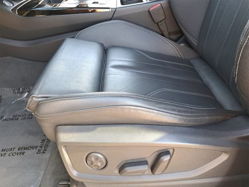 Used 2022 Audi Q5 e Premium w/ Convenience Package image 32