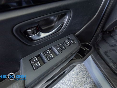 Used 2025 Honda Pilot Sport image 12