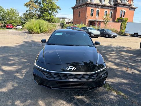 New 2026 Hyundai Elantra SEL Sport FWD image 2