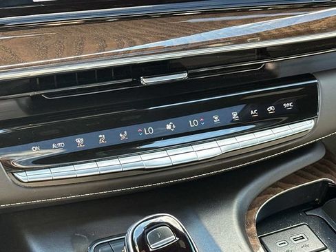 Used 2024 Cadillac Escalade Sport Platinum w/ LPO, ONYX Package AWD/4WD image 30