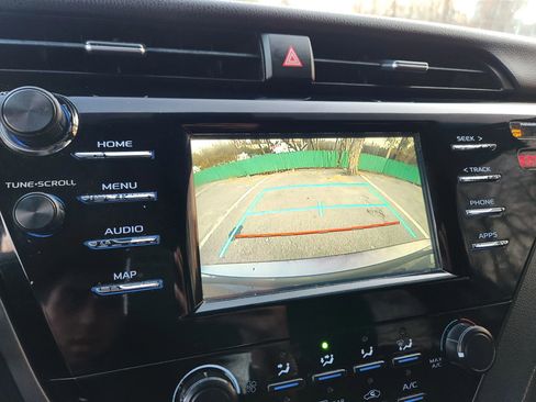 Used 2019 Toyota Camry LE image 32