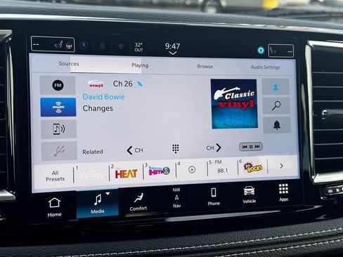 New 2026 Chrysler Pacifica Limited FWD image 31