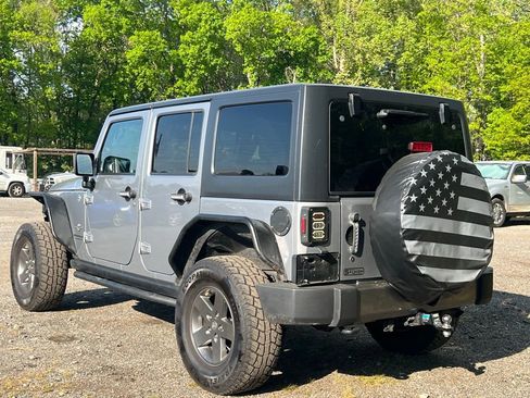 Used 2015 Jeep Wrangler Unlimited Sport image 3
