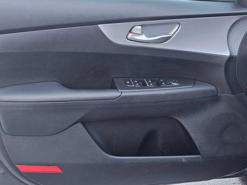 Used 2024 Kia Forte LXS FWD image 17