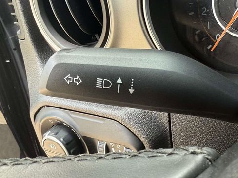 Used 2021 Jeep Gladiator Sport image 28