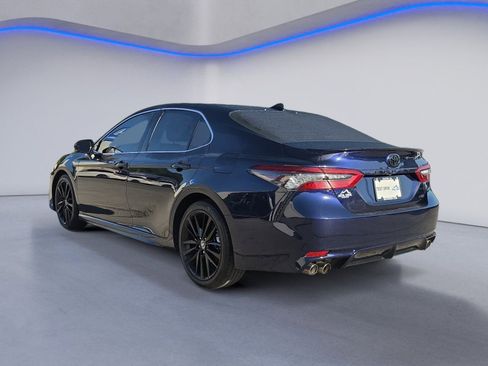 Used 2022 Toyota Camry XSE image 3